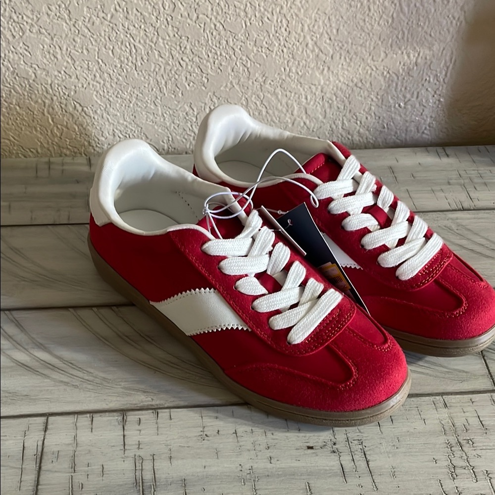Size 6.5 Target Brand Woman’s Sneakers
